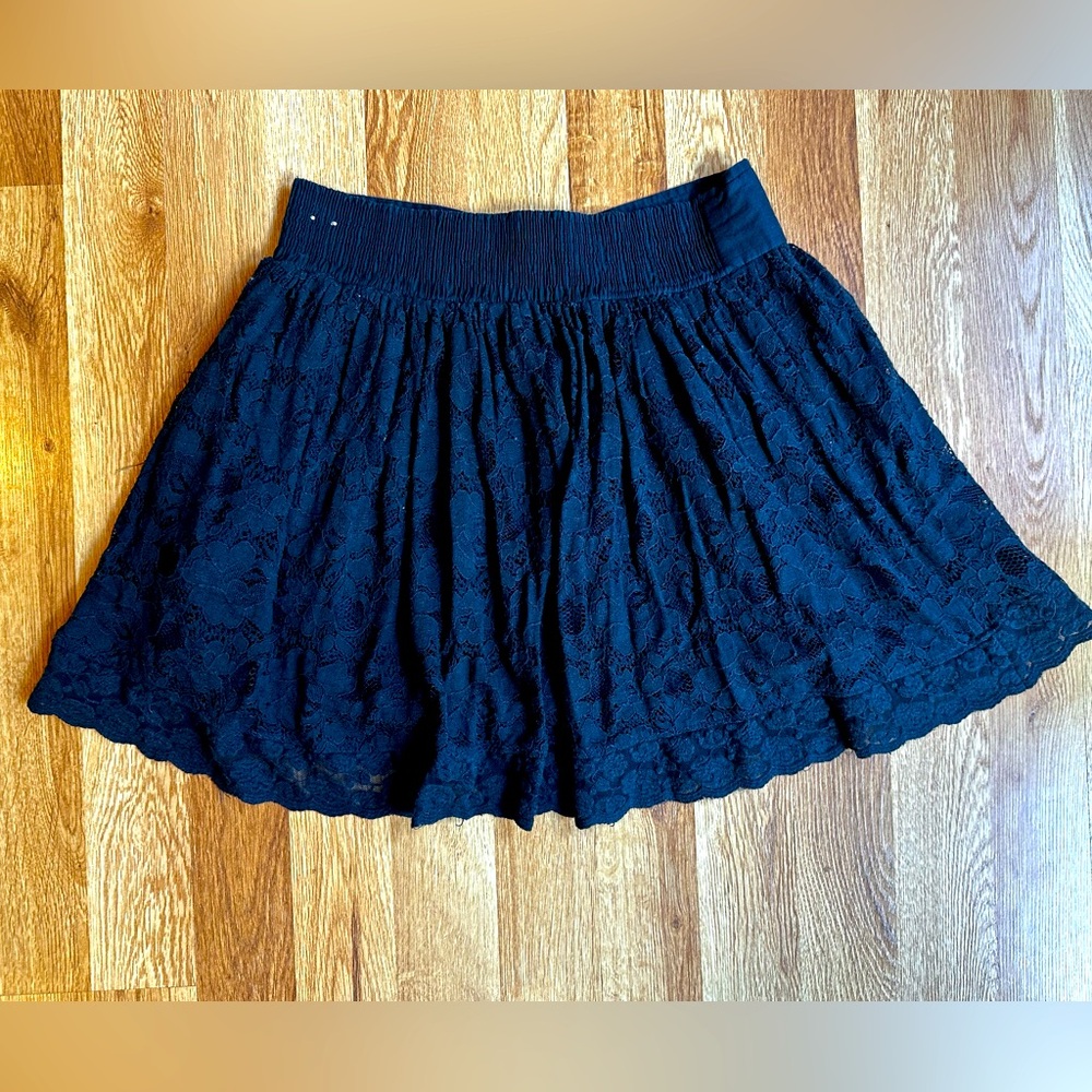 Hollister Navy Crochet Skirt size small 4/6 - Picture 3 of 3